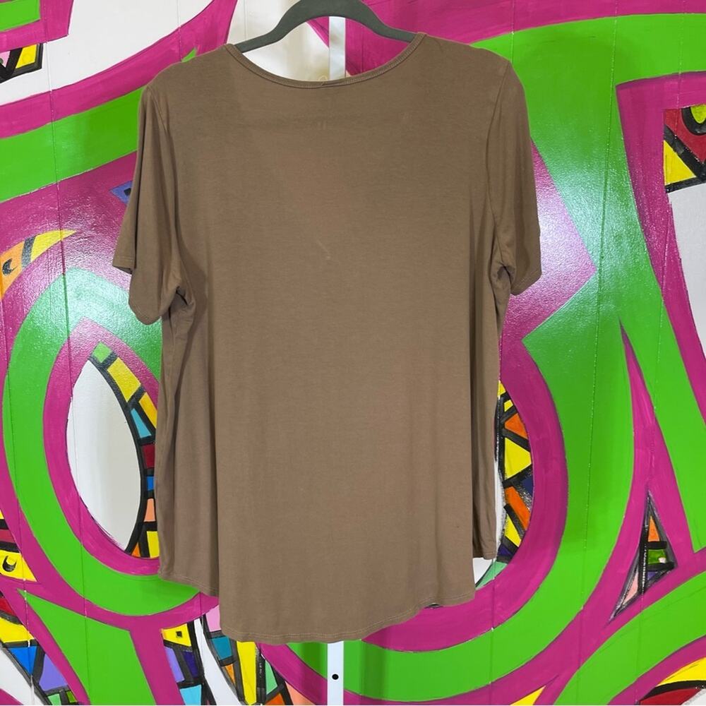 Ivy Rose, Brown Soft Basic T-Shirt. Size 1X. Good used condition! - Picture 4 of 6